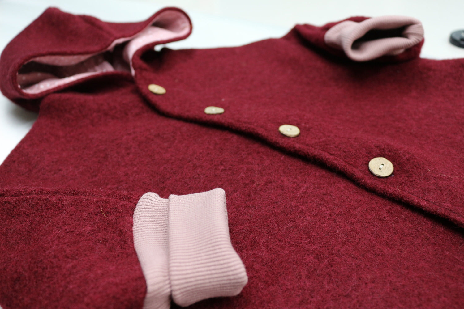 Rote Kinderjacke